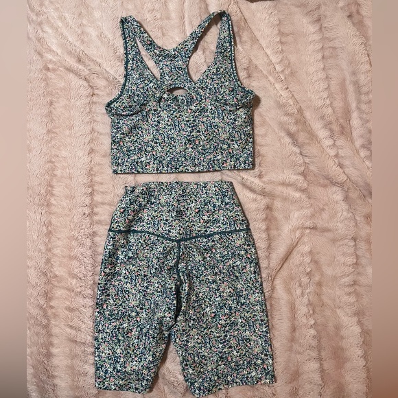 Floral activewear set - Picture 3 of 3